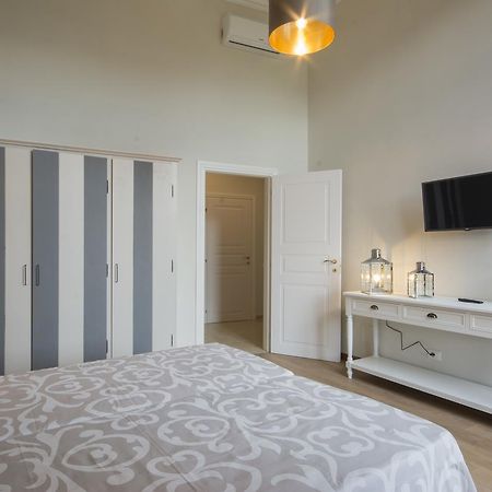 Iris Apartments By Mmega ฟลอเรนซ์ ภายนอก รูปภาพ
